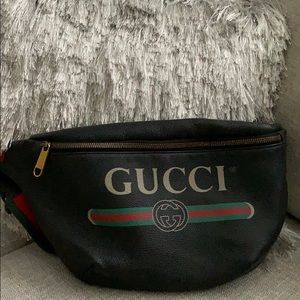 Gucci print leather belt bag